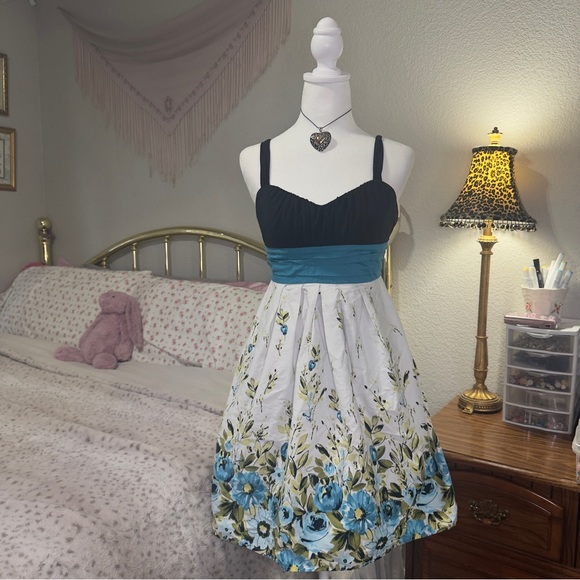 Y2K Floral Blue and Black Babydoll Dress - Picture 4 of 10